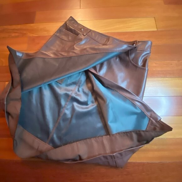 Forever 21 Brown Faux Leather Skirt size Medium - Picture 5 of 9